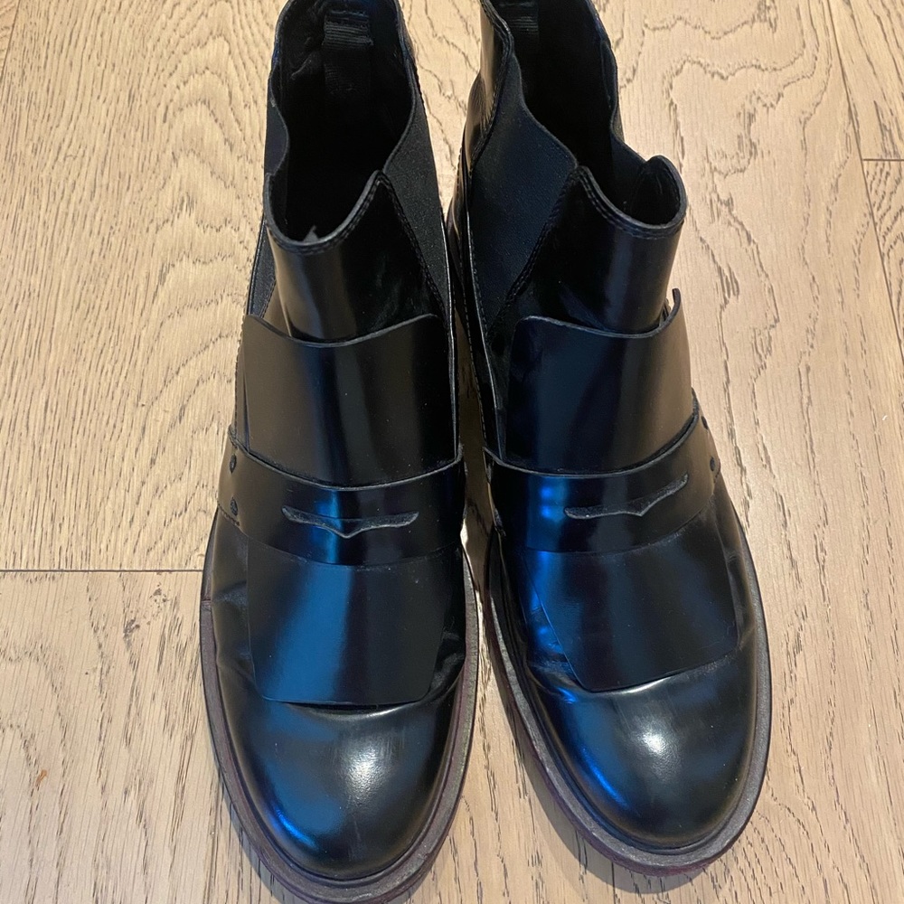 Tod’s ankle boogie leather